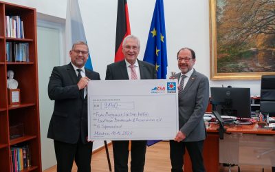 Spendenübergabe 6. Spendenlauf vom Laufteam Bundeswehr und Reservisten